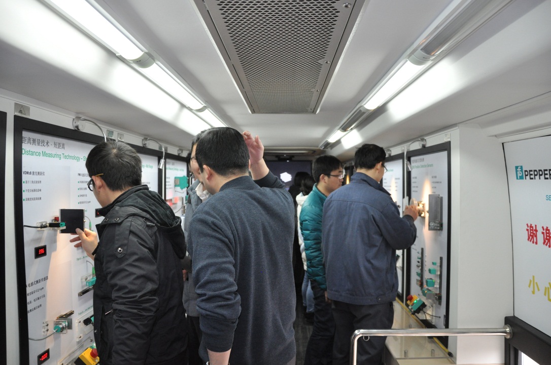 倍加福携多款传感器探访球友会体育在线公司-5.jpg